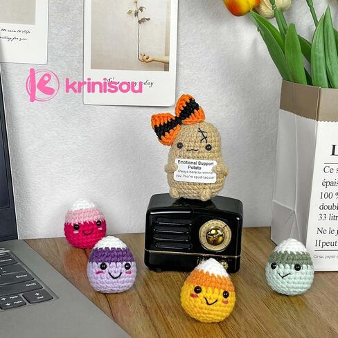 ديكور حلوى الذرة للهالوين، ديكور مكتب مكتب الهالوين اللطيف من الكروشيه، هدايا صغيرة للهالوين من الكروشيه للنساء 4 قطع in Kuwait