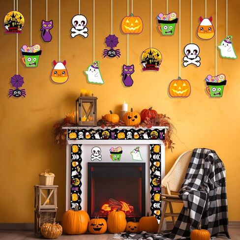 36FT زخارف لوحة إعلانات الهالوين، لوحة إعلانات الهالوين السوداء ذات حواف صدفية 48 قطعة من قرع الهالوين الخفافيش الشبح مجسمات ورقية ملونة صغيرة لمكتب المدرسة في الفصول الدراسية in Kuwait