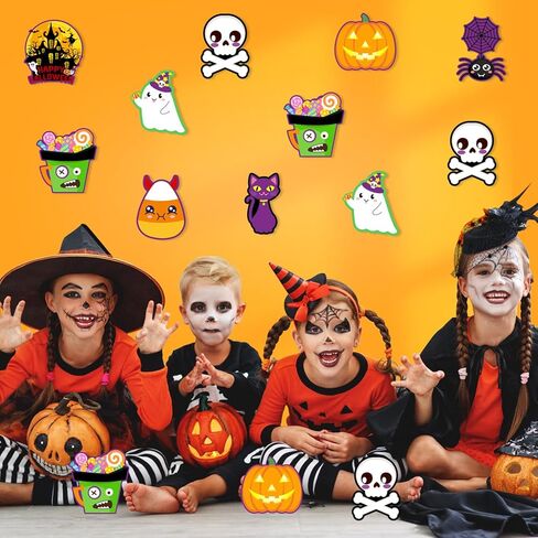 36FT زخارف لوحة إعلانات الهالوين، لوحة إعلانات الهالوين السوداء ذات حواف صدفية 48 قطعة من قرع الهالوين الخفافيش الشبح مجسمات ورقية ملونة صغيرة لمكتب المدرسة في الفصول الدراسية in Kuwait