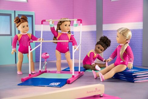 معدات الجمباز من American Girl Lila للدمى مقاس 18 بوصة (فتاة العام 2024) in Saudi Arabia