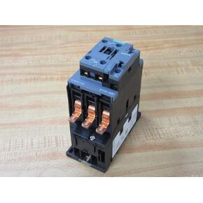 Siemens 3RT20351AK60 3 Pole 1 NO-1 NC 3RT Series IEC Contactor 40 Amp 110/120 Volt AC Sirius