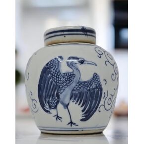 Festcool Antique Style Blue and White Porcelain Ceramic Covered Jar Vase, China Ming Style, Jingdezhen Chinese (S2) (Blue Bird) Blue Swan Small classic