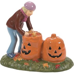 Department 56 Village Collection Accessories Halloween a Scary Clean Up Figurine, 2.63 Inch, Multicolor