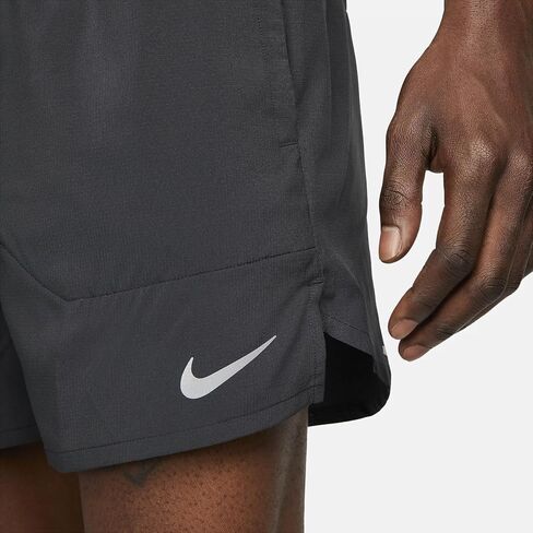 شورت الجري Nike Stride للرجال Dri-FIT مقاس 5 بوصات (أسود/أسود، DM4755-010) مقاس X-Large طويل القامة in Saudi Arabia