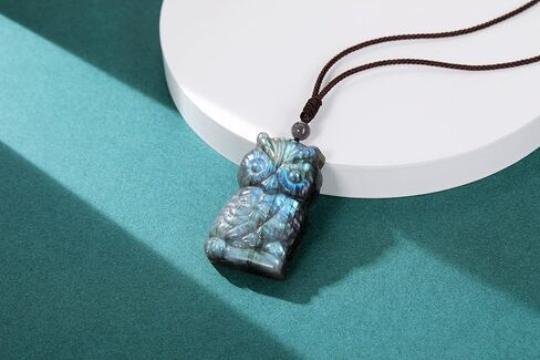 جيكرست قلادة بومة كريستال لابرادوريت منحوتة من حجر الكريستال الطبيعي العلاجي للرجال والنساء، قلادة من الاحجار الكريمة للطاقة، قلادة كريستال هدية للكريسماس، احجار كريمة in Kuwait