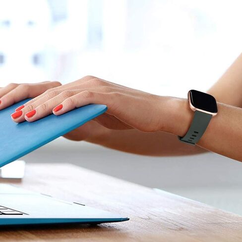10 عبوات من أساور السيليكون المتوافقة مع Fitbit Versa 2 / Fitbit Versa/Versa Lite/Versa SE، إكسسوارات الأساور الرياضية البديلة الناعمة الكلاسيكية للنساء والرجال (كبير، 10 عبوات A) in Saudi Arabia