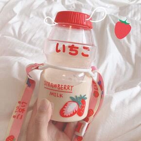 【Send Matching Straps】 480ml Plastic Water Bottle Tour Drinking Bottle Cute Kawaii Milk Carton Shaker Bottle Strawberry Clear Plastic Water Bottle