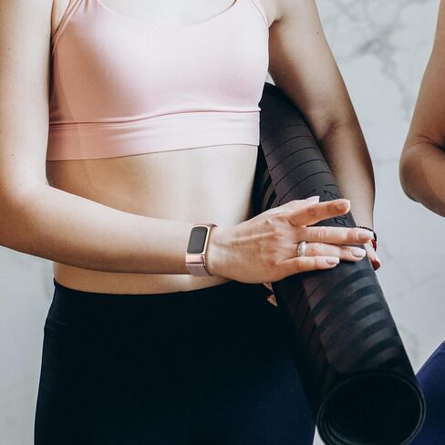 سوار معدني لساعة Fitbit Charge 5 للنساء والرجال، سوار معصم مغناطيسي من الفولاذ المقاوم للصدأ وسوار شبكي بديل لساعة Fitbit Charge 5 in Kuwait