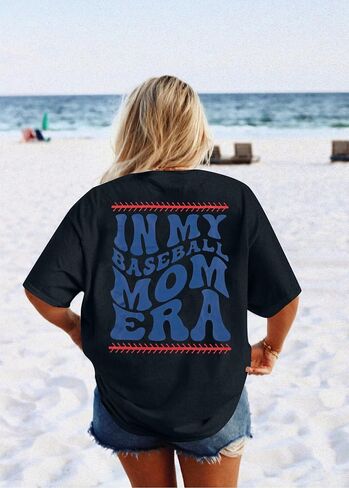 قميص بيسبول أمي كبير الحجم للنساء - في قمصان My Baseball Mom Era، قمصان بأكمام قصيرة ورسومات يوم اللعبة in Saudi Arabia