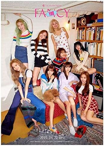 الألبوم المصغر السابع من TWICE - FANCY YOU [C ver. ]+1 ملصق مطوي+1 بطاقة صورة إضافية+1 قناع أيدول+1 مرآة يد للجيب in Kuwait