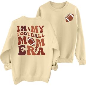 سويت شيرت Football Mom للنساء: قميص In My Football Mom Era، بلوفر كرة القدم، هدايا يوم اللعبة