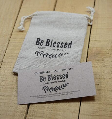 حلقة مفاتيح متقاطعة من خشب الزيتون الأصلي مع ثلاث حبات مسبحة من أجل الإيمان والأمل والأعمال الخيرية in Saudi Arabia
