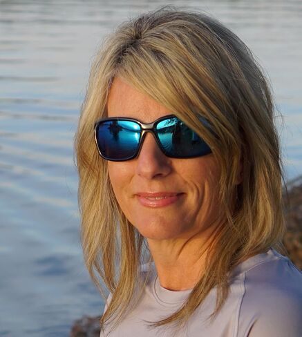 Fishoholic Polarized Fishing Sunglasses for Women UV400 Sun Protection Outdoor Sport Sunglasses for Kayaking Golfing Boating in Saudi Arabia