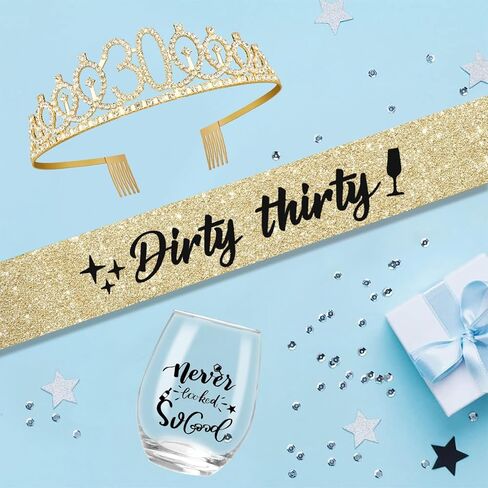 هدايا عيد الميلاد الخمسين للنساء مع كأس نبيذ 15 أونصة، وتاج عيد الميلاد الخمسين، ووشاح، وغطاء للكيك والشموع، وزينة عيد ميلاد عمرها 50 عامًا، فكرة هدايا عيد الميلاد الخمسين in Kuwait