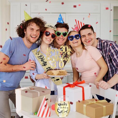 هدايا عيد الميلاد الخمسين للنساء مع كأس نبيذ 15 أونصة، وتاج عيد الميلاد الخمسين، ووشاح، وغطاء للكيك والشموع، وزينة عيد ميلاد عمرها 50 عامًا، فكرة هدايا عيد الميلاد الخمسين in Kuwait