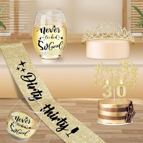 هدايا عيد الميلاد الخمسين للنساء مع كأس نبيذ 15 أونصة، وتاج عيد الميلاد الخمسين، ووشاح، وغطاء للكيك والشموع، وزينة عيد ميلاد عمرها 50 عامًا، فكرة هدايا عيد الميلاد الخمسين in Kuwait