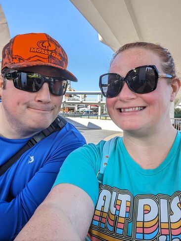 قبعة بشعار Mossy Oak Blaze Orange ثلاثية الأبعاد للصيد بشعار مموه، منقار منحني قليلاً، تاج متوسط ​​الارتفاع، منظم، OSFM للبالغين in Kuwait