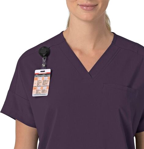 قميص Carhartt النسائي ذو الحجم الكبير برقبة على شكل حرف V in Saudi Arabia