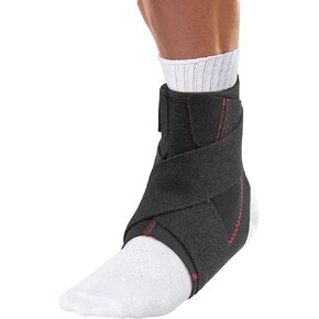 MUELLER Sports Medicine Adjustable Ankle Support Brace, Ankle Pain Relief Support for Men and Women, Ideal for Sprains, Strains, Arthritis, Black, One Size