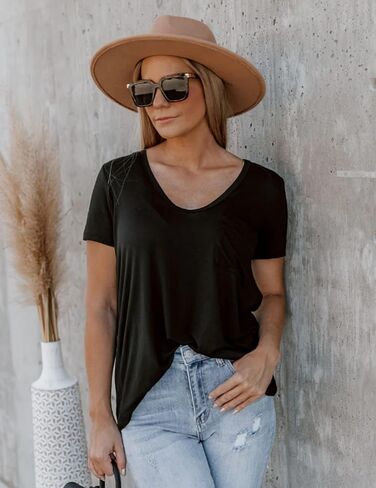 تي شيرت نسائي من Zeagoo برقبة واسعة وأكمام قصيرة وجيب على الصدر وبلوزات صيفية in Kuwait