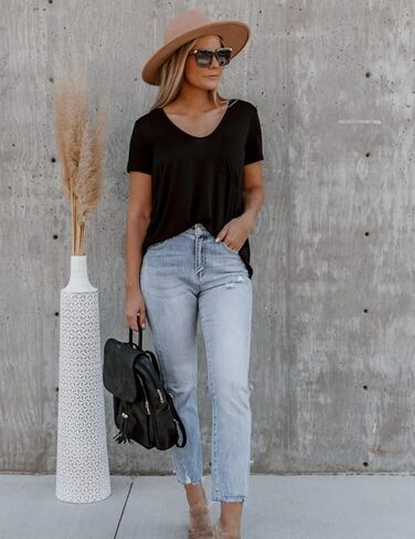 تي شيرت نسائي من Zeagoo برقبة واسعة وأكمام قصيرة وجيب على الصدر وبلوزات صيفية in Kuwait