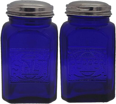 Vintage Salt and Pepper Shakers (Green, Medium) in Saudi Arabia