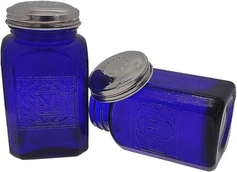 Vintage Salt and Pepper Shakers (Green, Medium) in Saudi Arabia