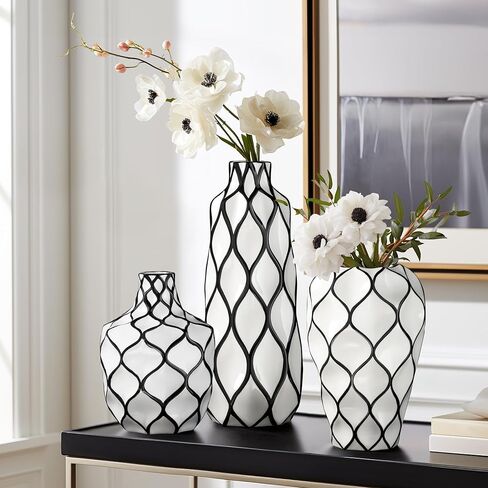 مزهرية توري وتاغوس مخططة بالأبيض والأسود للزهور - مزهرية مقاس 15 بوصة لديكور المنزل الباريسي مع نمط أرابيسك مرسومة يدويًا، مزهرية مصنوعة يدويًا باللونين الأبيض والأسود، مزهرية سيراميك ديكور ريفي فرنسي in Kuwait