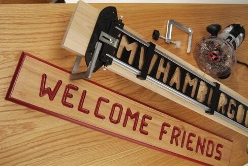 مجموعة صنع اللافتات Milescraft 1212 SignPRO لأجهزة التوجيه - 2.5 بوصة و1.5 بوصة. حروف أفقية (166 قالب)، 1.5 بوصة. و2.5 بوصة. أرقام رأسية (80 قالب) - تتضمن لقمة راوتر 3/8 بوصة - مجموعة كاملة in Kuwait