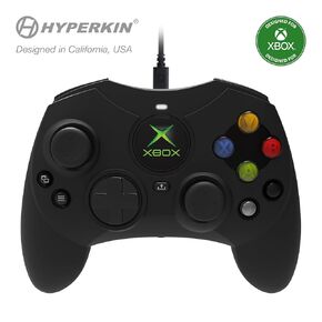 وحدة تحكم سلكية Hyperkin DuchesS - أسود - نسخة طبق الأصل من وحدة تحكم S مرخصة رسميًا للاستخدام مع Xbox Series X|S وXbox One وWindows 10|11 والكمبيوتر الشخصي ووحدة تحكم ألعاب الفيديو مع عصا تأثير Hall، 3.5 مم، ومقبس الصوت، ومشغلات النبض، والتوصيل لعب، لعبة