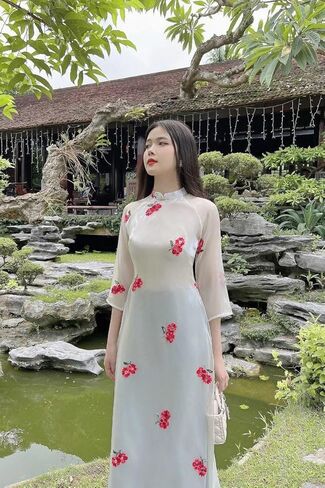 مجموعة CuteSass بيضاء مطرزة ديزي شيفون آو داي | الفيتنامية الحديثة المعدة مسبقًا آو داي | المرأة آو داي مع السراويل in Kuwait