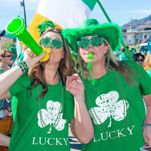 قميص عيد القديس باتريك، قميص أخضر شامروك أيرلندي مع قلائد نظارات شمسية للنساء والرجال in Kuwait