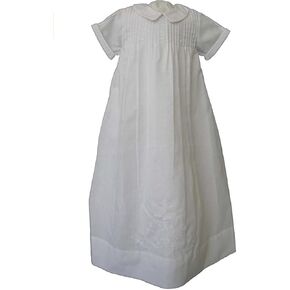 فستان التعميد باللون الأبيض للأولاد بياقة مطرزة من Feltman Brothers (9-12 شهرًا) in Kuwait