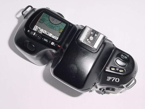 كاميرا Nikon N70 / F70 مقاس 35 مم SLR (الهيكل فقط) (متجددة) in Saudi Arabia