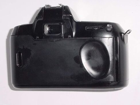 كاميرا Nikon N70 / F70 مقاس 35 مم SLR (الهيكل فقط) (متجددة) in Saudi Arabia