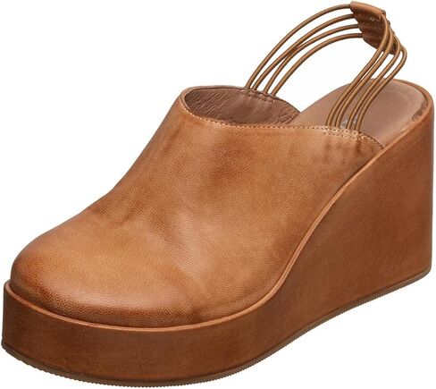 حذاء نسائي من Antelope مصنوع من الجلد من Brooks in Kuwait