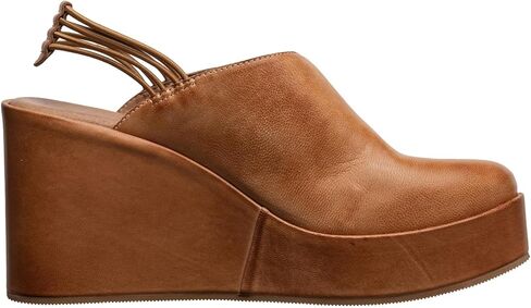 حذاء نسائي من Antelope مصنوع من الجلد من Brooks in Kuwait