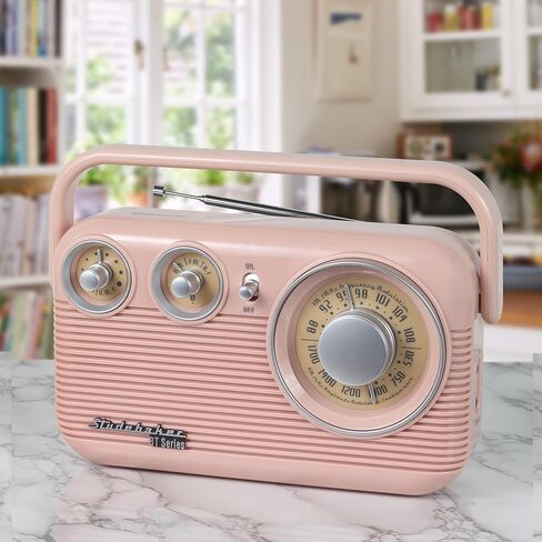 راديو ستوديبيكر SB2003BT بلوتوث ريترو محمول AM/FM مع تشغيل تيار متردد أو بطارية (ذهبي وردي) in Kuwait