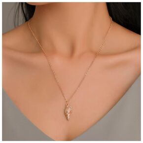 Bohemian Seashell Conch Pendant Necklace Gold Conch Choker Necklace Shell Choker Necklace Chain Ocean Shell Necklace Choker Jewelry for Women and Girls