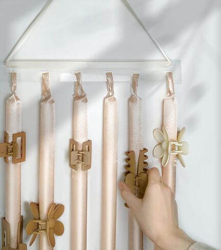 منظم مشبك مخلب معلق من هيش، منظم حامل مشبك شعر مغطى بالساتان للجدار/الباب/الخزانة، عرض تخزين بمشبك مخلب مثبت على الحائط للنساء والفتيات (بني) in Kuwait