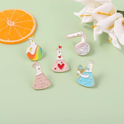 المينا دبوس دبابيس لحقائب الظهر مختبر قارورة اختبار أنبوب المينا دبوس لطيف Kawaii Erlenmeyer قارورة المينا دبابيس مجموعة للسترات الملابس حقيبة العلوم عاشق مختبر المينا دبابيس التلبيب شارة الكرتون عالم كوب المينا دبابيس الظهر in Kuwait