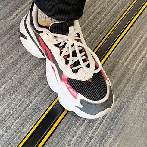 واقي كابل الأرضية، 6.5 قدم (2 متر) غطاء كابل أرضي عالي التحمل، غطاء سلك مرن قابل للقطع من البولي فينيل كلوريد للمكتب، المنزل، ورشة العمل، المستودعات، المرآب، حماية الكابلات ومنع مخاطر الرحلات in Kuwait