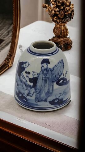 Festcool Antique Style Blue and White Porcelain Ceramic Covered Jar Vase, China Ming Style, Jingdezhen Chinese (S2) (Blue Bird) Blue Swan Small classic in Saudi Arabia