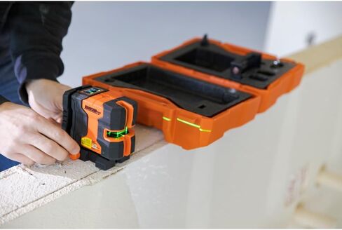 جهاز قياس مستوى الليزر من جونسون Level & Tool JLD300-GN2D، خط متقاطع ذاتي التسوية وليزر بنقطتين مع تقنية GreenBrite®، قاعدة مغناطيسية، حقيبة حمل ذات غلاف صلب، بطارية ليثيوم أيون، هدف مغناطيسي in Kuwait