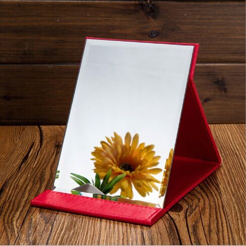 مرآة مكياج محمولة قابلة للطي من جلد البولي يوريثان من جولي مع حامل (متوسط، أسود) in Kuwait