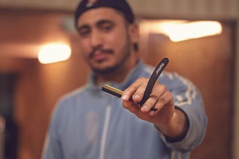 هوائي تلفزيون للتلفزيون الذكي داخلي/خارجي، نطاق تغطية هوائي رقمي عالي الكسب، قنوات استقبال محلية 360 درجة، يدعم 4K 1080 بكسل للتلفزيون عالي الدقة وأجهزة التلفزيون التقليدية - مع قاعدة مغناطيسية [أسود] in Kuwait