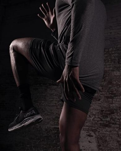 شورت رجالي مريح كلاسيكي حقيقي. قماش فاخر ذو لمسة نهائية مطاطية بأربعة اتجاهات لمزيد من النعومة. أسود، صغير in Kuwait