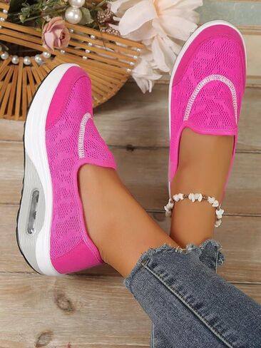 حذاء بدون كعب ذو نعل سميك للنساء مريح | جزء سفلي سميك هزاز | أحذية رياضية نسائية سهلة الارتداء خفيفة الوزن | أحذية المشي النسائية تعمل لساعات طويلة in Kuwait