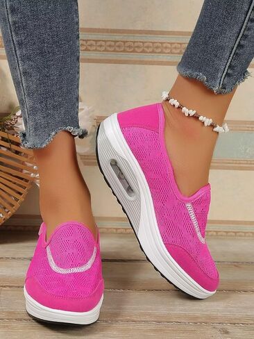 حذاء بدون كعب ذو نعل سميك للنساء مريح | جزء سفلي سميك هزاز | أحذية رياضية نسائية سهلة الارتداء خفيفة الوزن | أحذية المشي النسائية تعمل لساعات طويلة in Kuwait