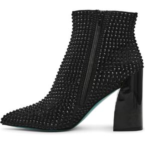 حذاء كولبي للكاحل للسيدات باللون الأزرق من Betsey Johnson in Kuwait